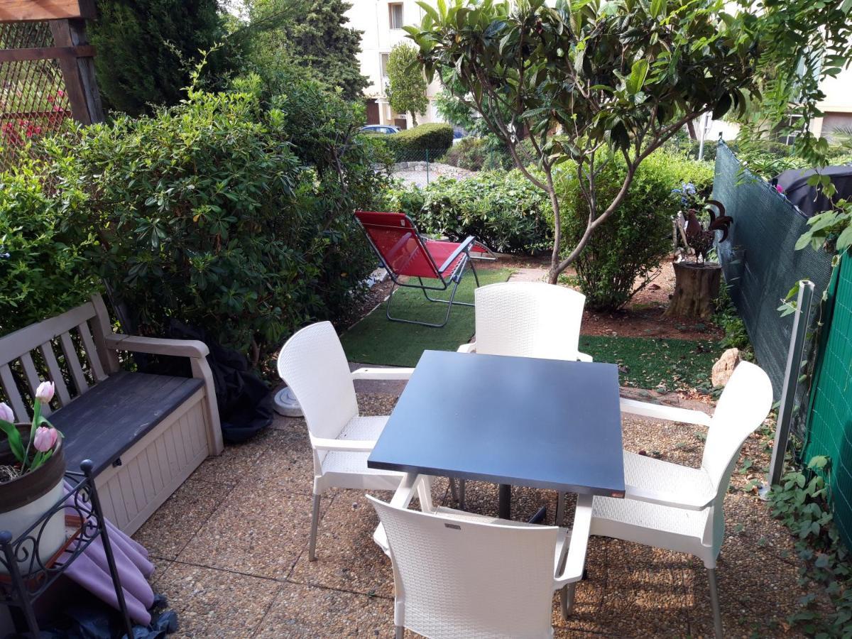T2, Jardin, Veranda Chambre, Climatisation, Parking Privatif, Proche A Pied Centre, Plage, Gare, Pour 3 Adultes Ou 2 Adultes Avec 2 Enfants Bandol Εξωτερικό φωτογραφία